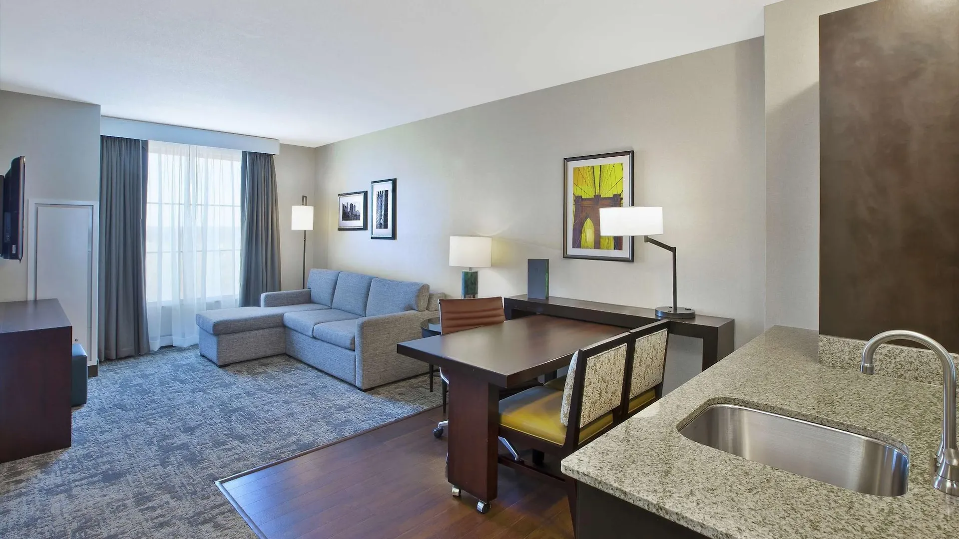 Embassy Suites Columbus - Airport Hotel