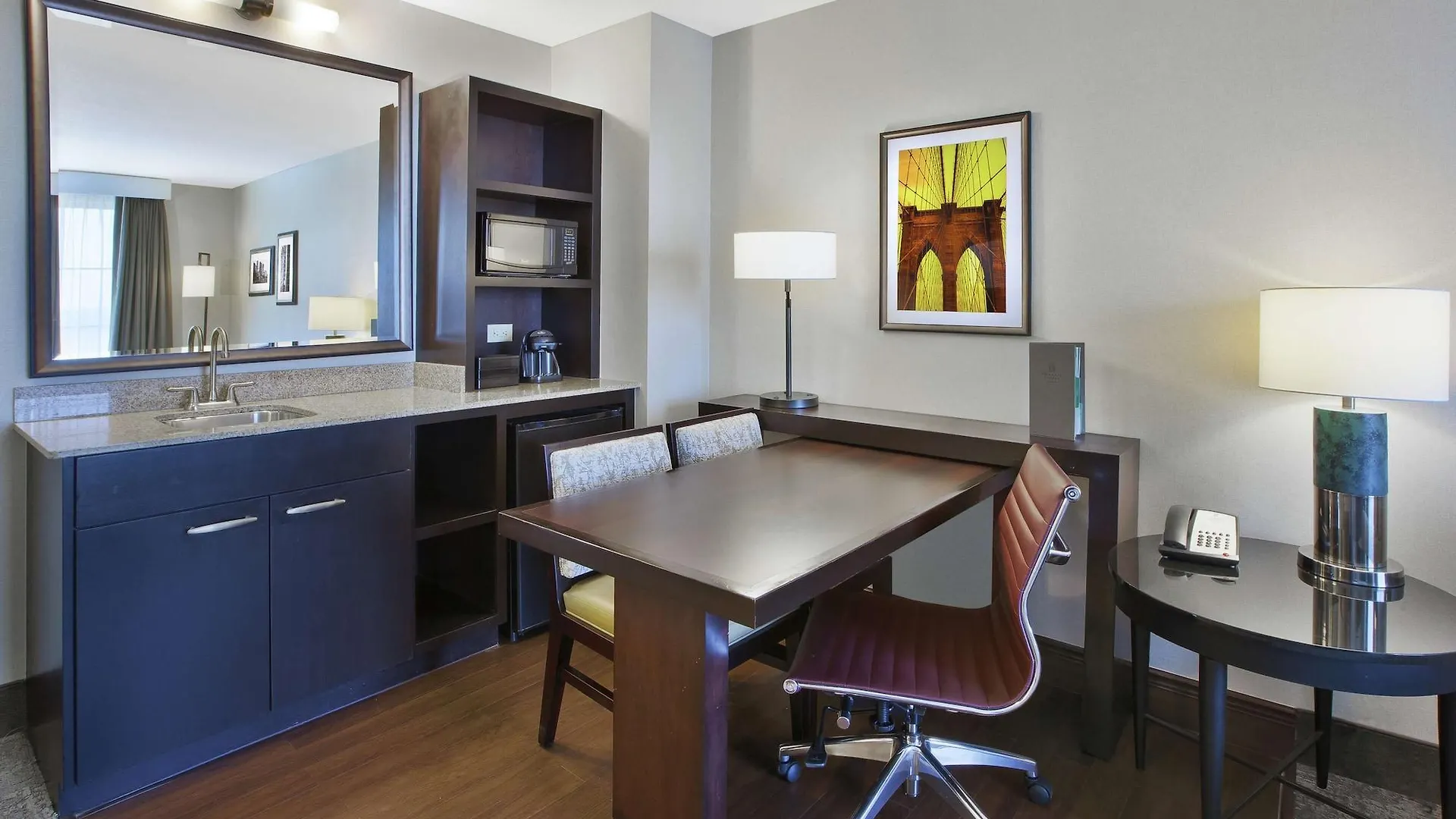 Embassy Suites Columbus - Airport Hotel