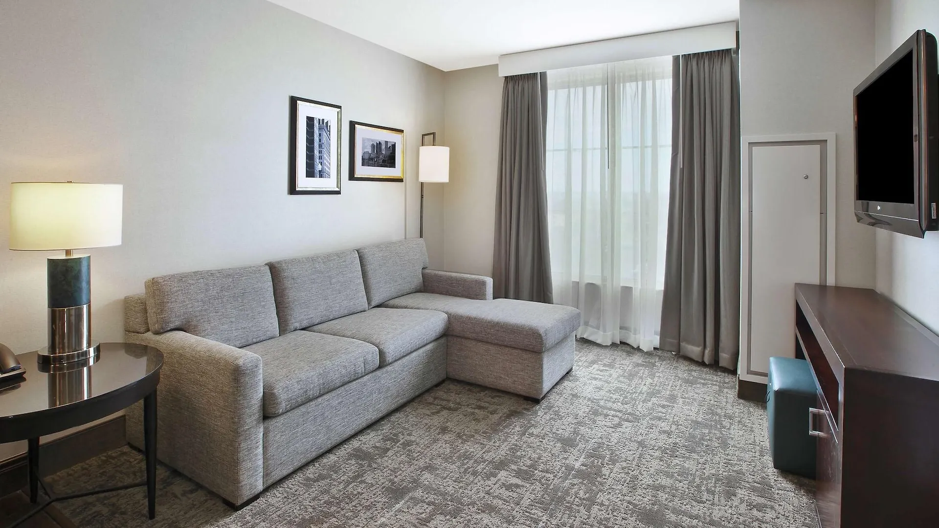 Embassy Suites Columbus - Airport Hotel