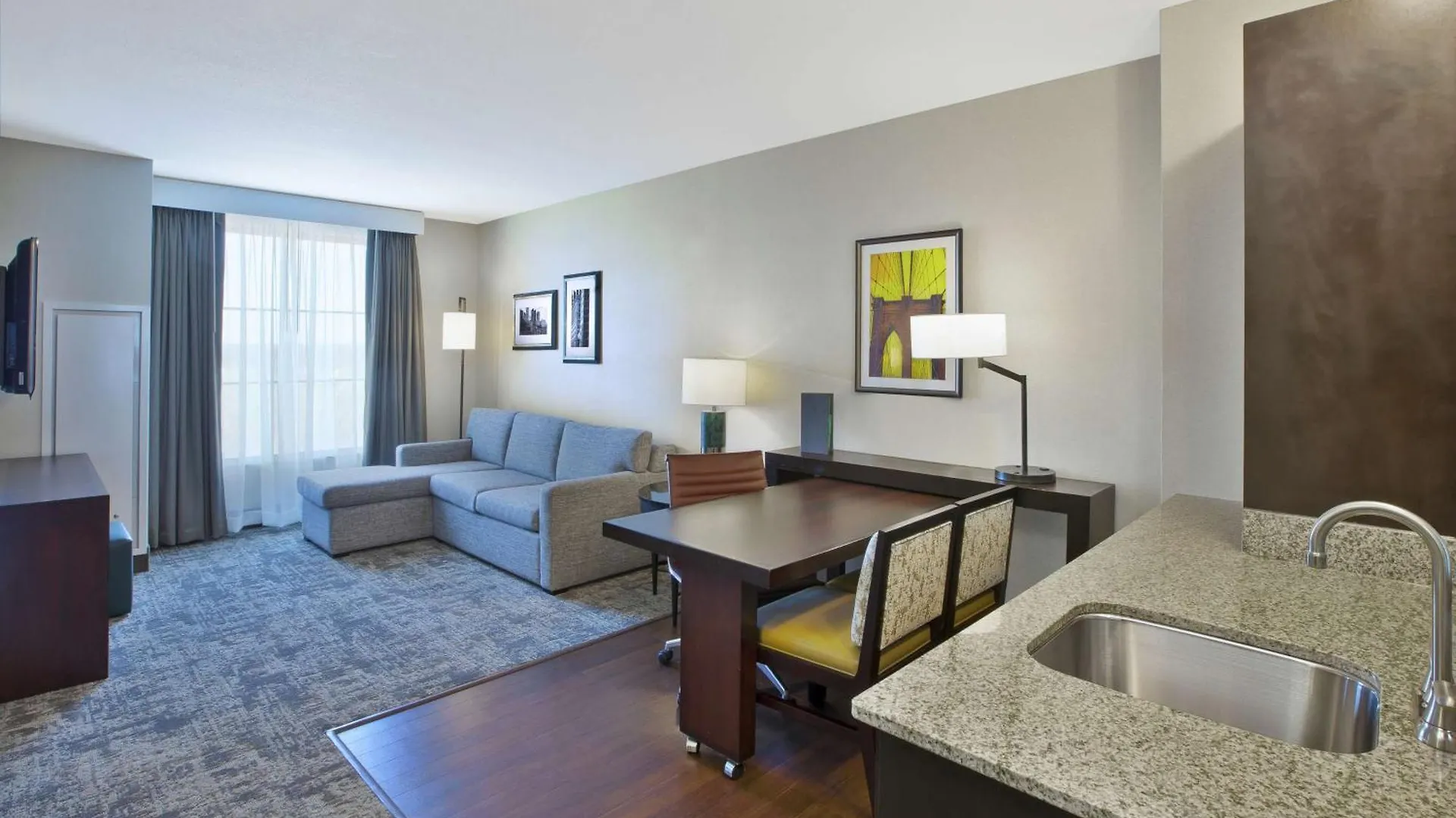 Embassy Suites Columbus - Airport Hotel