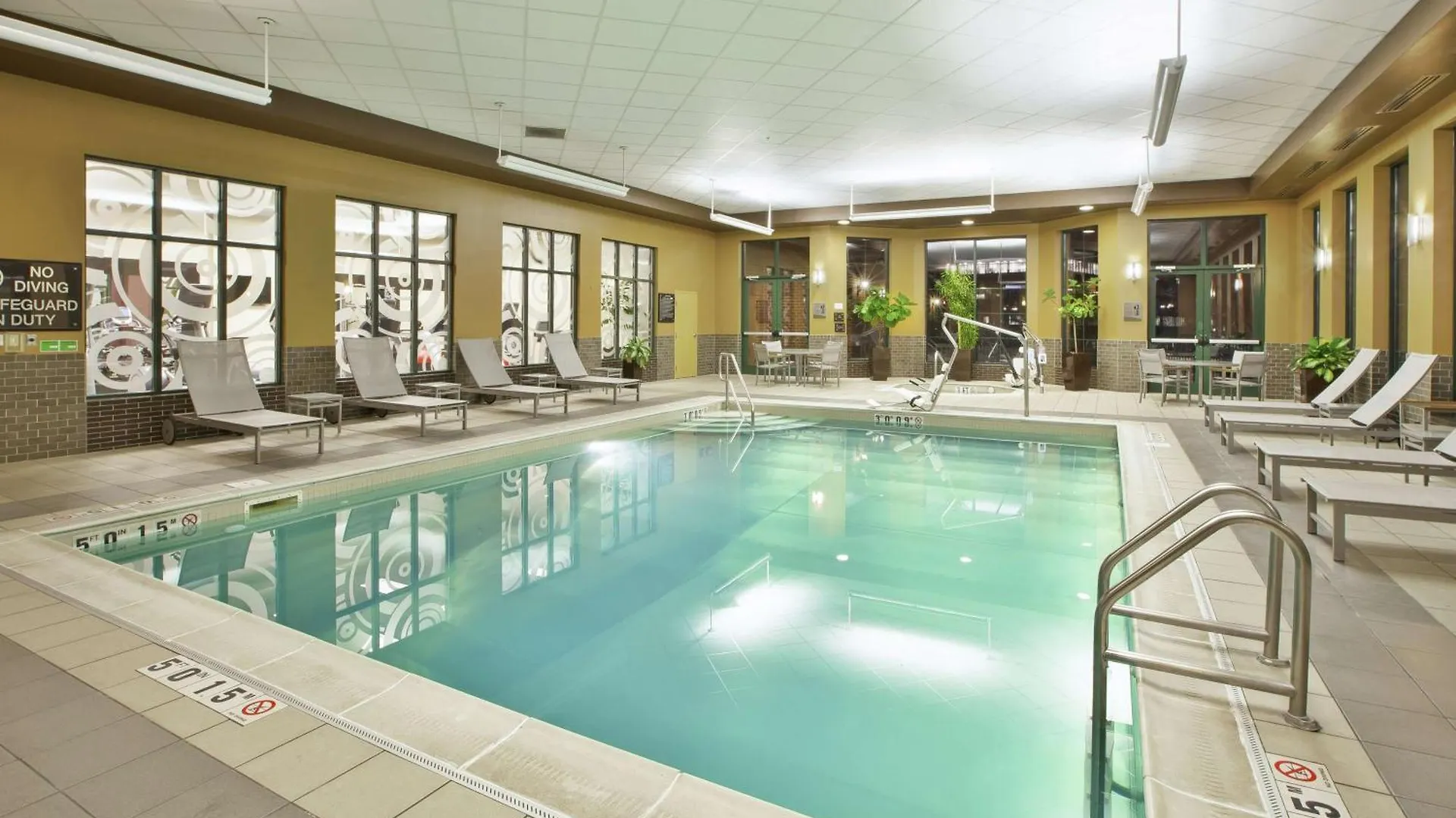 Embassy Suites Columbus - Airport Hotel