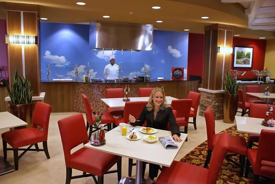 Embassy Suites Columbus - Airport Hotel